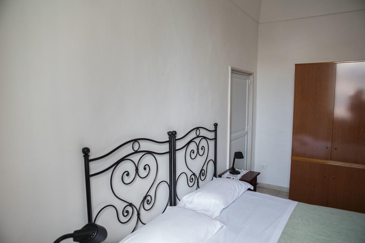 Albergo Lucy Trani Extérieur photo