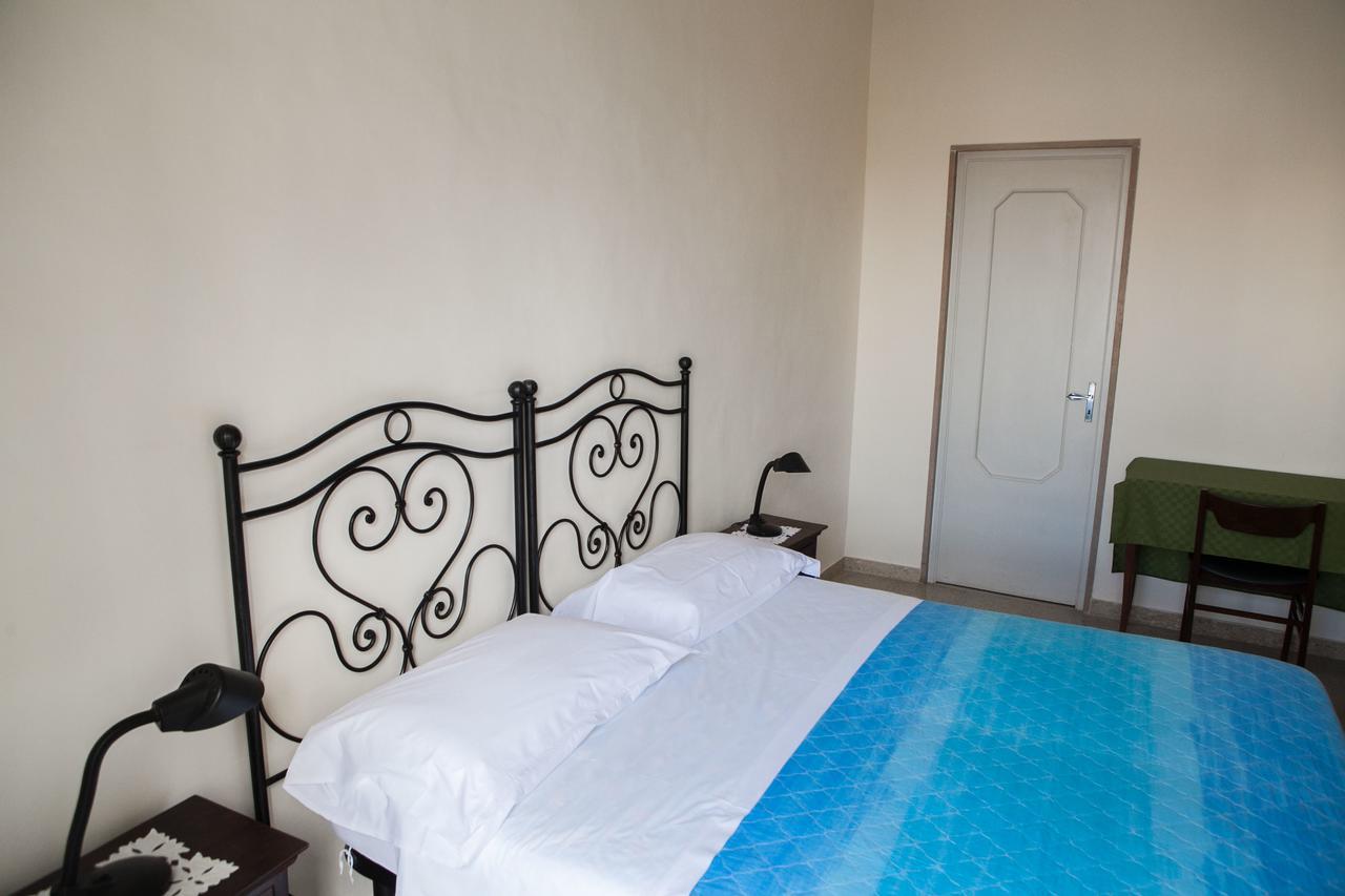 Albergo Lucy Trani Extérieur photo