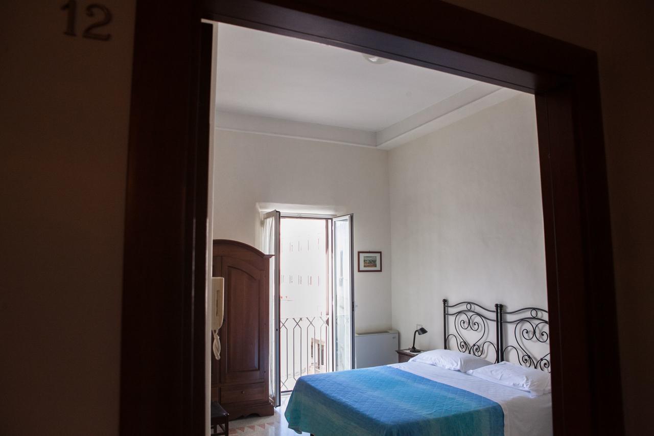 Albergo Lucy Trani Extérieur photo