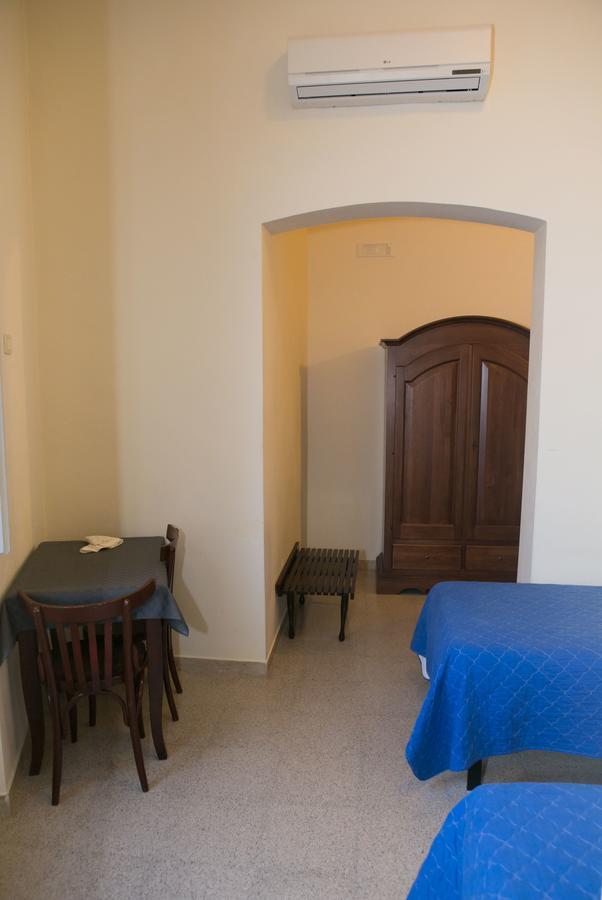 Albergo Lucy Trani Extérieur photo